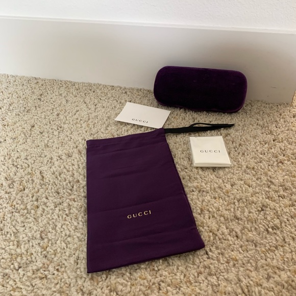 Gucci Sunglass case - Picture 2 of 4